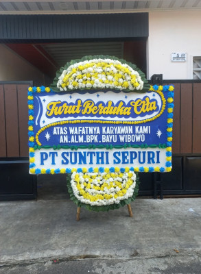 Papan Bunga Duka di Tayando Tam