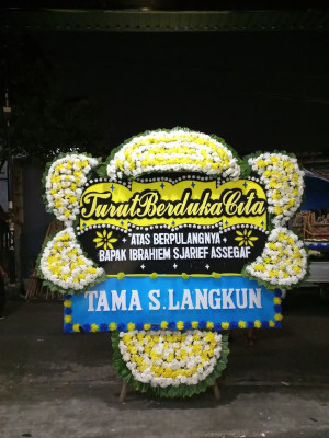 Papan Bunga Duka di Tayando Tam