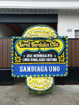 Papan Bunga Duka di Tayando Tam